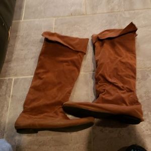 Boots size 10